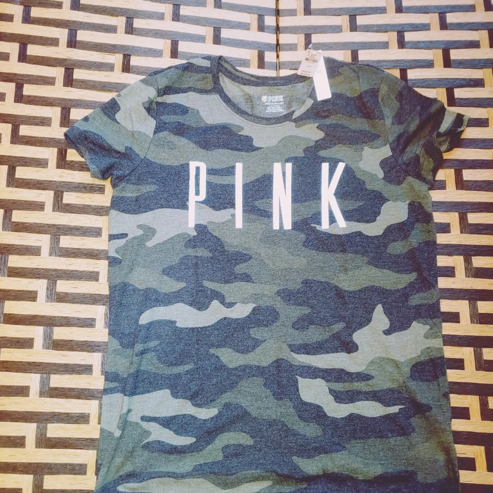 VS PINK Camo Everyday Crewneck Tee Sz: L - Picture 5 of 9